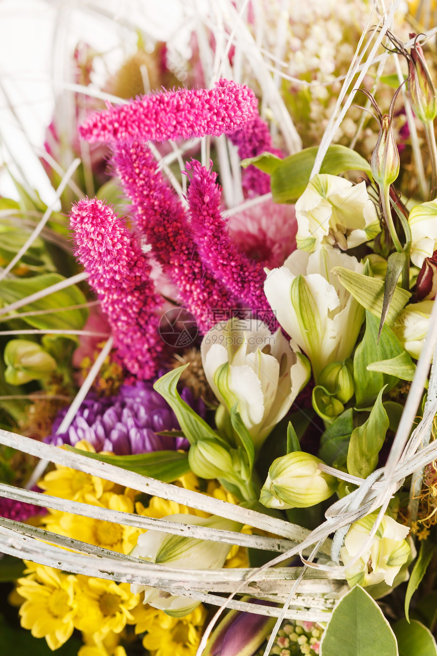 漂亮的鲜花蓝色花束植物群订婚紫色百合花瓣叶子婚礼礼物图片