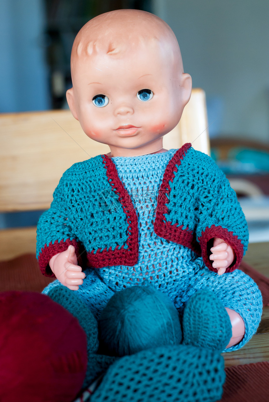 复后娃娃蓝色手工羊毛婴儿衣服钩针玩具针织图片