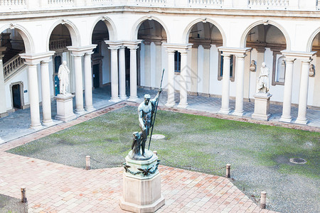 布列拉大学庭院画廊艺术宫殿大理石雕塑雕像柱状地标美术馆背景图片