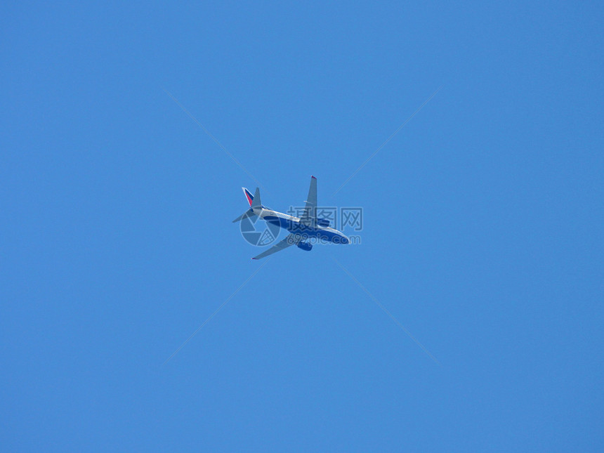 平平面蓝色运输飞行白色天空旅行航班航空图片