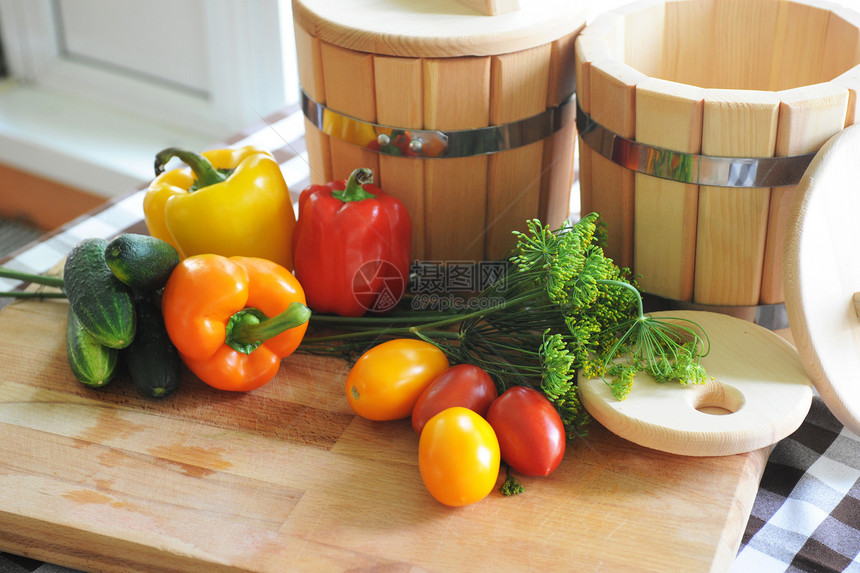 新鲜蔬菜季节样本芳香烹饪黄瓜玻璃盘子沙拉草本植物食物图片