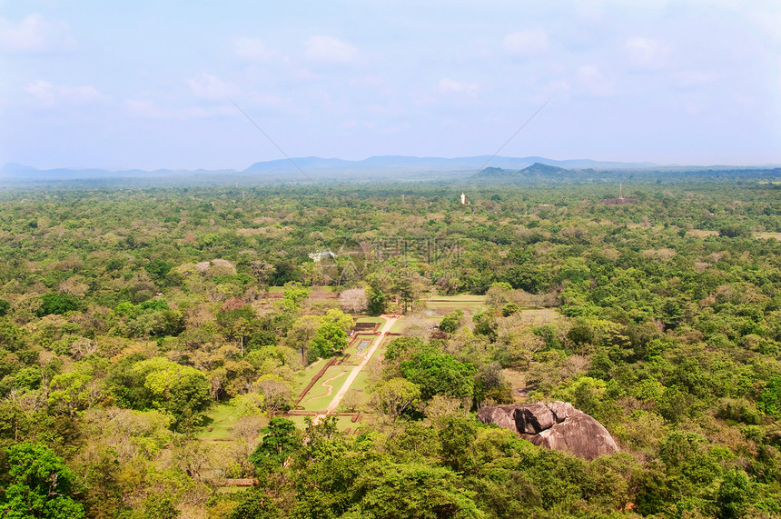 斯里兰卡Sigiriya花园 斯里兰卡池塘堡垒佛教徒岩石镜子胡同公园爬坡迦叶狮子图片