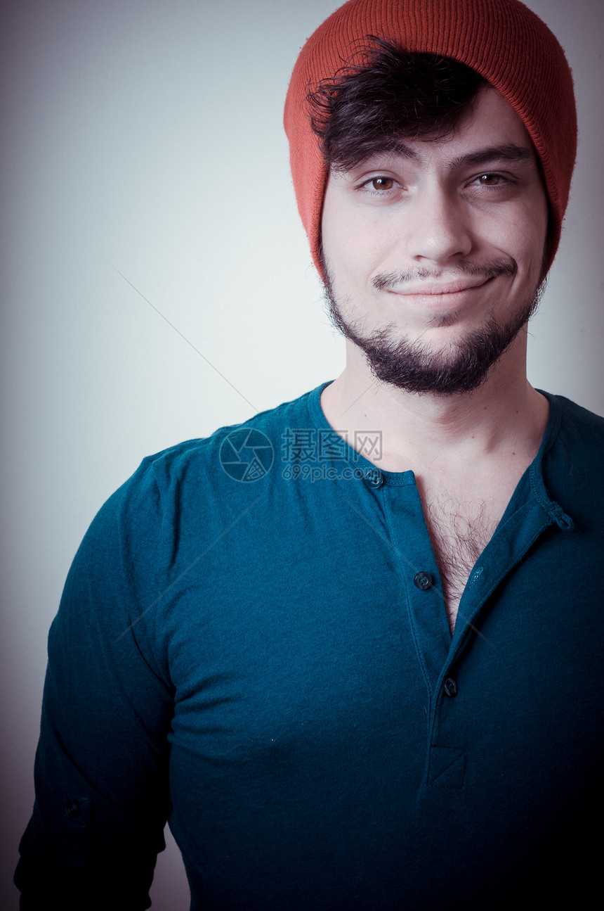 现代年轻时尚男子男人衬衫男性帽子蓝衬衫发型工作室成人橙色图片