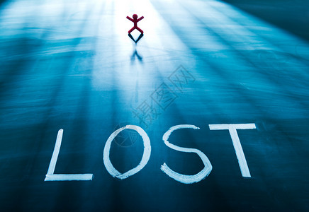 失踪失去的概念帮助指导战略精神损失生活导航思维危险蓝色背景