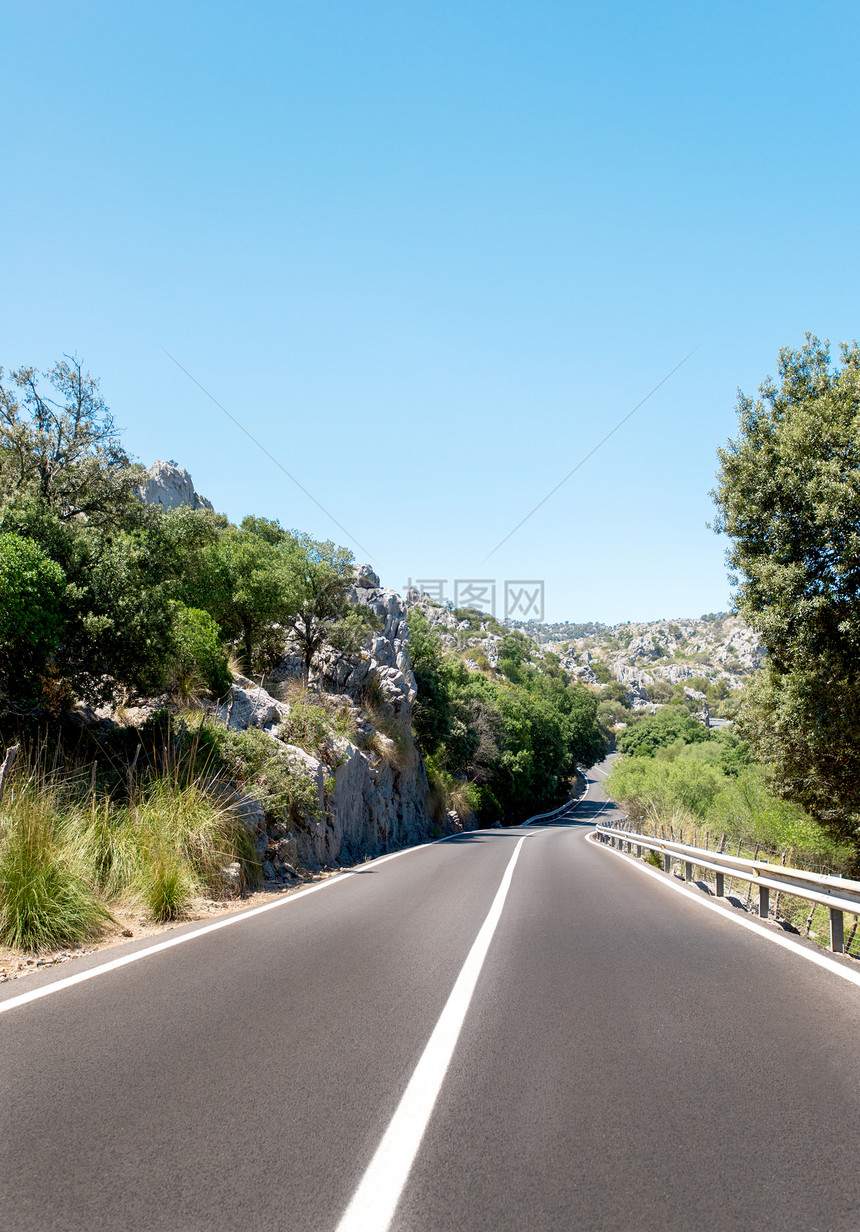 平面公路沥青风景岩石爬坡画笔天空远足挡泥板沼泽地场地图片