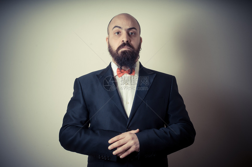 风趣优雅的长胡子男子男性商务人士红色胡须工作室商业男人领带脱发图片