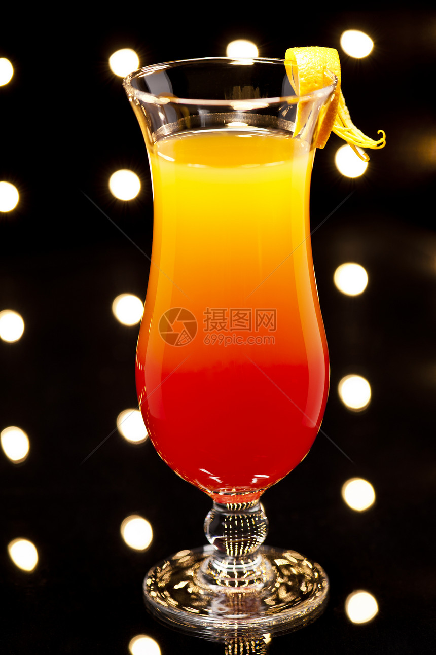 龙舌兰太阳升起鸡尾酒水果酒吧俱乐部茶点庆典玻璃冰块热带柠檬汁调酒师图片