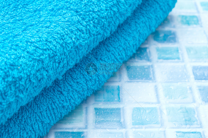 浴室的毛巾墙纸陶瓷地面浴巾游泳马赛克制品手巾材料水池图片