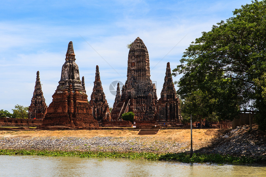 泰国Ayutthaya的寺庙文化天空宗教教会历史性身体旅游世界建筑热带图片