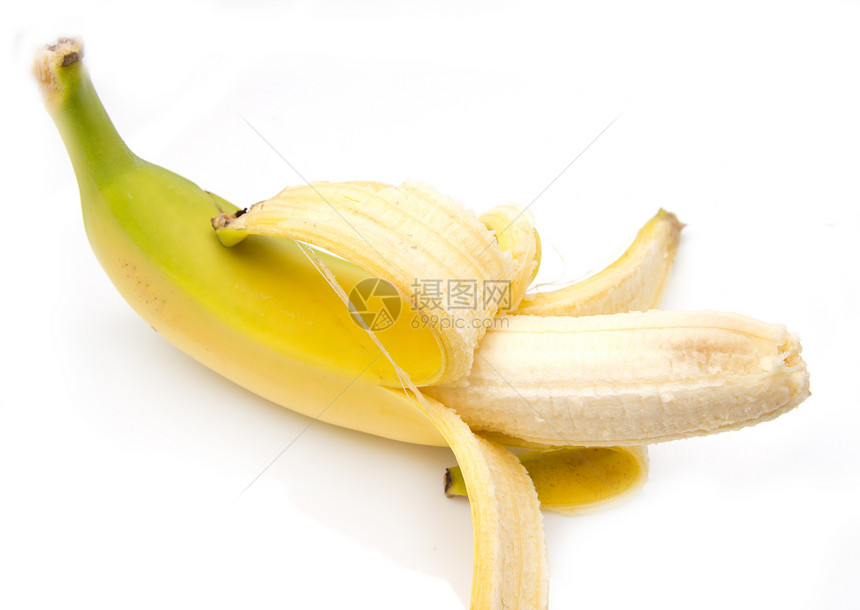 白色背景的新鲜香蕉紧贴起来宏观小吃剪裁团体丛林皮肤水果食物卫生甜点图片