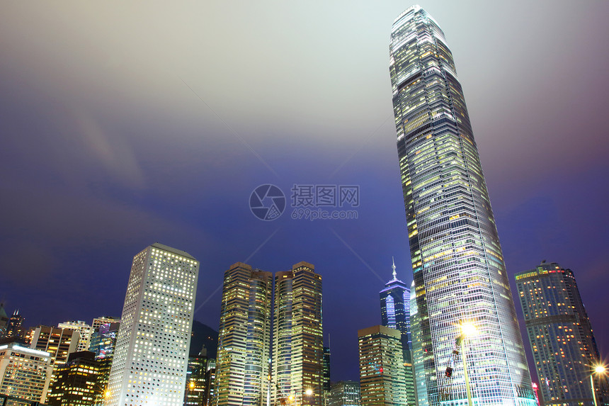 香港市晚上天际高峰摩天大楼建筑学建筑街道时间房子中心经济图片