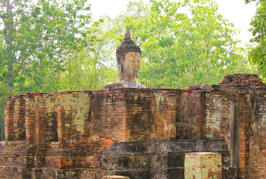 泰国苏霍泰历史公园Wat Si Chum遗产公园游客世界遗产考古学历史艺术冥想场景石头图片