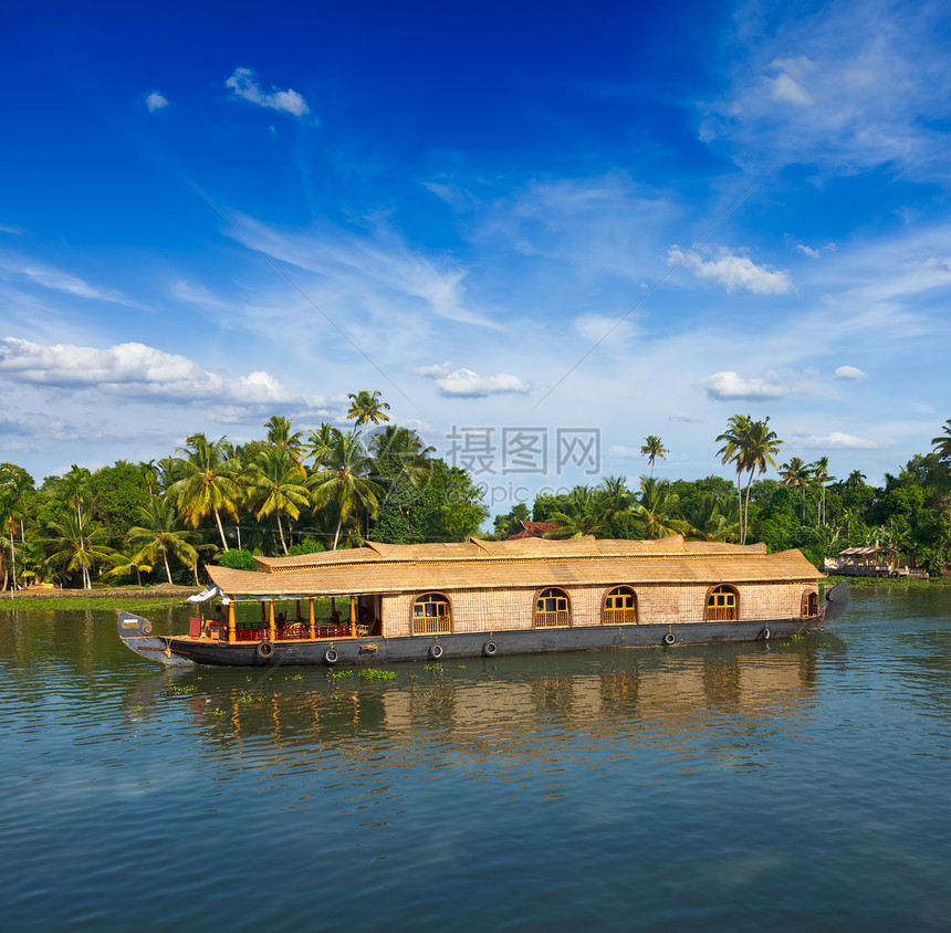 印度喀拉拉腊背水上的豪船热带航行季节巡航蓝色旅游旅行闲暇晴天风景图片