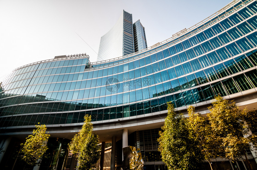 商业建设摩天大楼天空公司景观建筑蓝色玻璃城市办公室反射图片