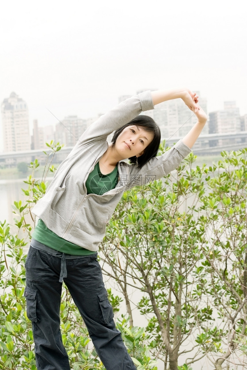 利萨拉特妇女闲暇活动身体女性火车训练姿势运动活力运动装图片