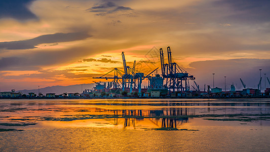 吉布提港附近的海岸日落反射港口场景天空支撑高清图片