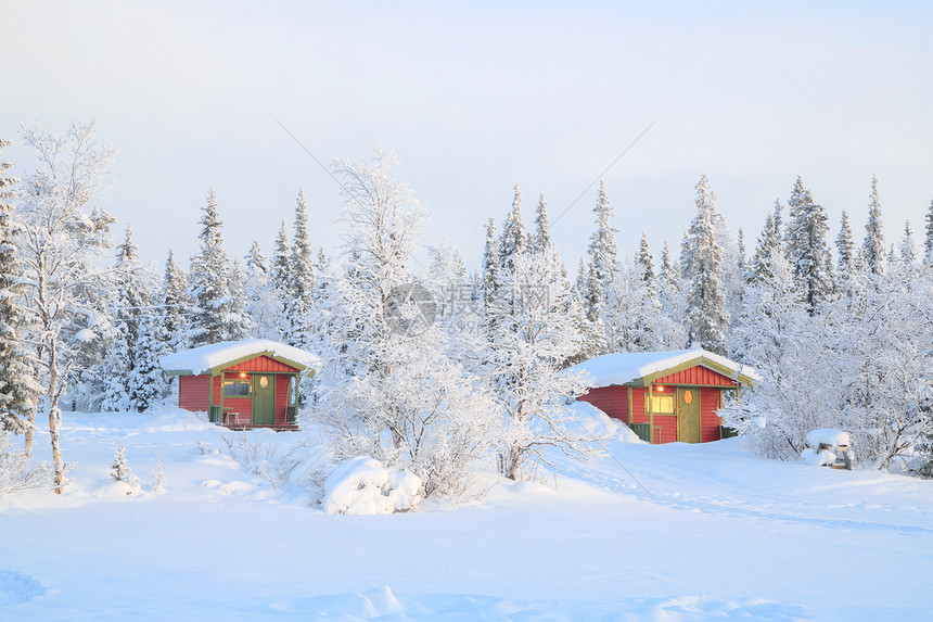 瑞典冬季风景的日出图片