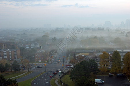 雾天际房子薄雾景观住宅城市背景图片