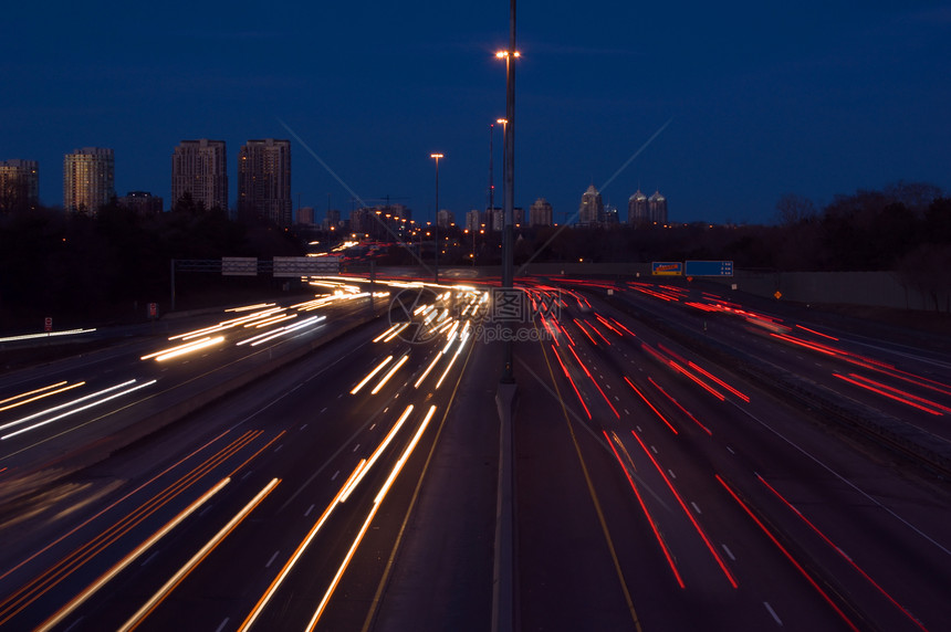 公路高速公路场景运输速度钥匙水平运动汽车发动机交通黑色图片