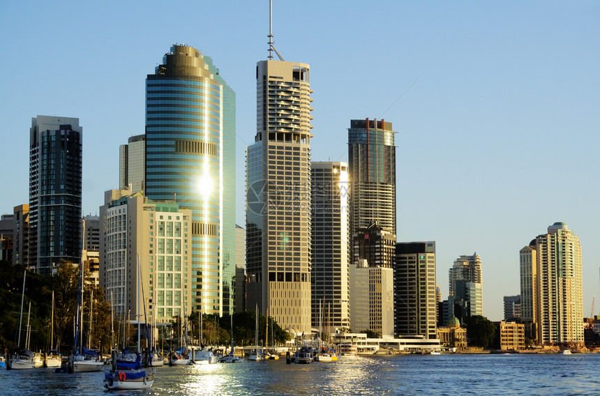 澳大利亚布里斯班市中心建筑物建筑学城市游艇摩天大楼都市反思公寓商业图片