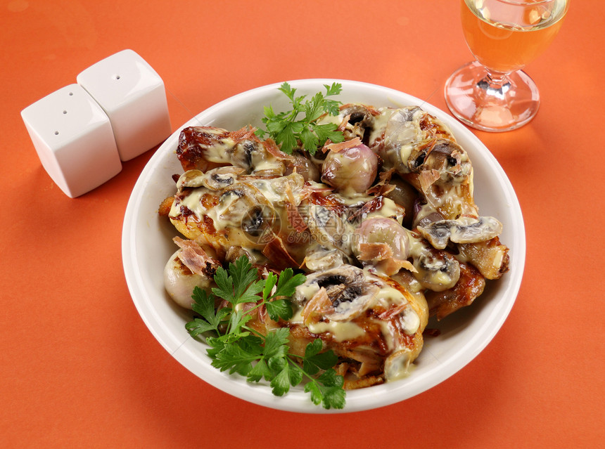 奶油蘑菇鸡草药胡椒美食食物营养奶油状香菜味道午餐用餐图片