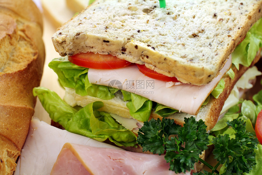 火腿和沙拉三明治美食味道食物面包用餐饮食草药香菜烹饪种子图片