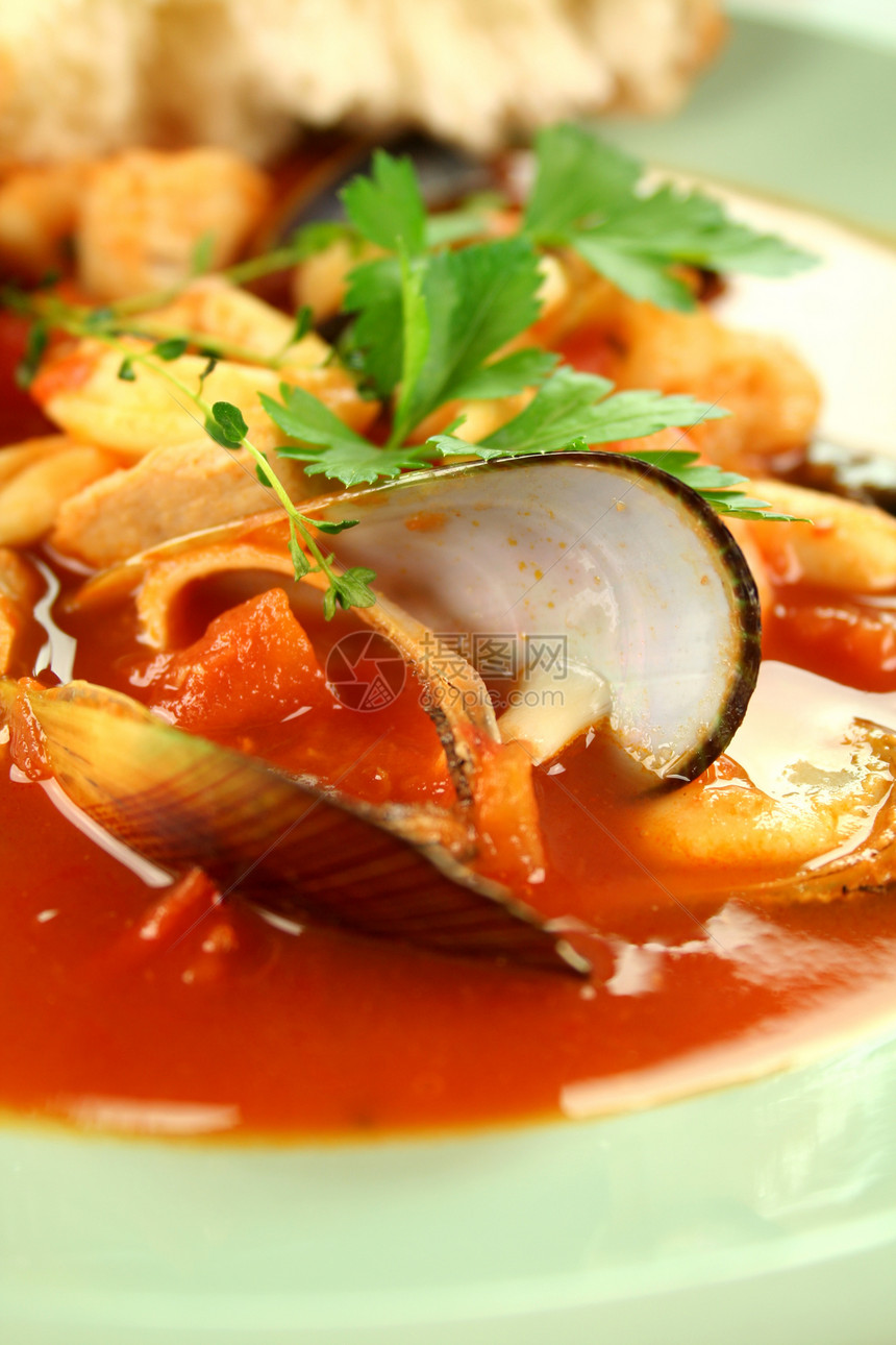 地中海食品救济会贝壳液体草药美食营养对虾肉汤午餐海鲜贝类图片