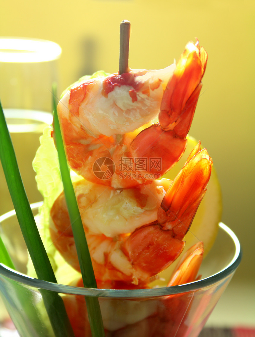虾鸡尾柠檬烤串营养午餐食物美食海鲜青葱贝类味道图片