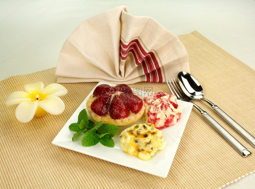 草莓果冻美食餐巾纸蜡烛薄荷草药用餐餐巾烹饪火焰餐垫图片