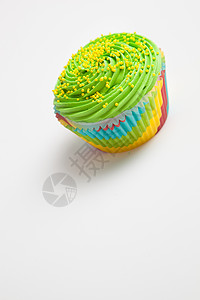 彩色纸杯蛋糕的特写蛋糕装饰面包磨砂冰镇甜点小雨背景图片