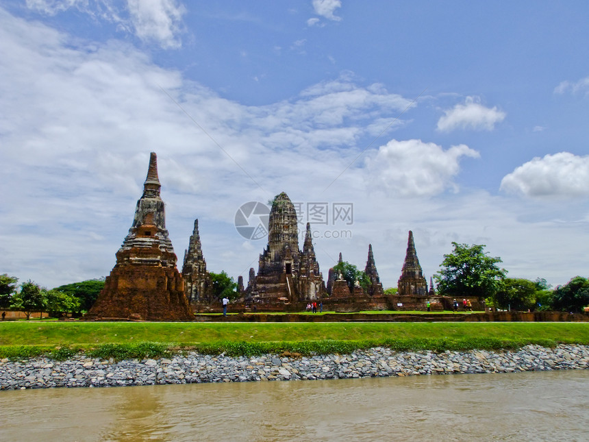 泰国Ayutthaya的佛教修道院历史性遗产地标佛塔信仰树木精神建筑银行旅行图片
