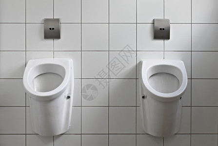厕所瓷砖壁橱小便池托盘男士洗漱男人细菌用品白色白色的高清图片素材