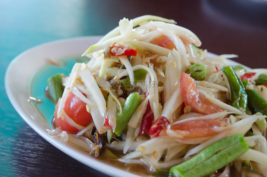 辣辣盘盘子香料蔬菜绿色白色辣椒沙拉木瓜美食红色图片