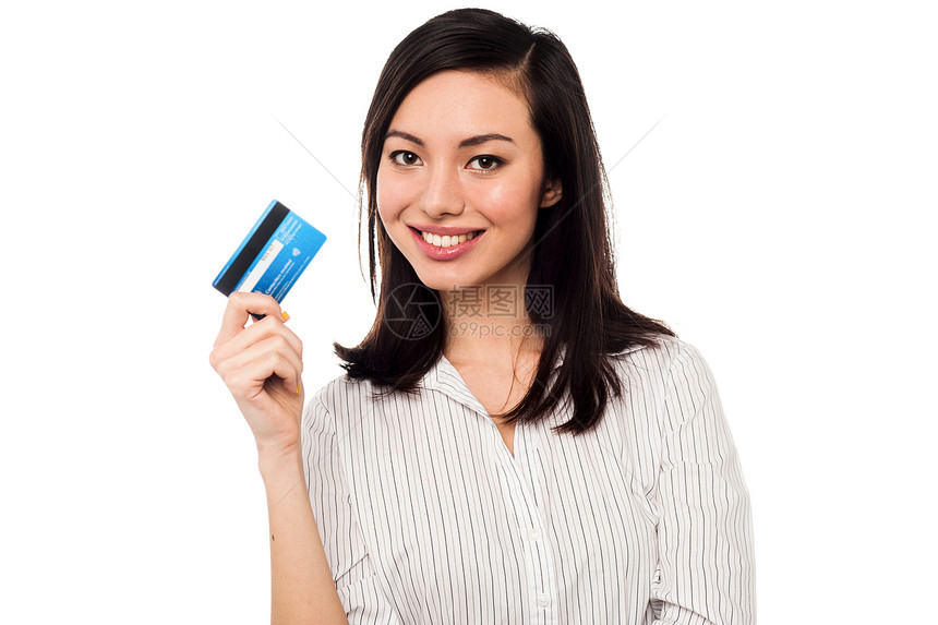 展示信用卡的吸引人模型显示信用卡图片