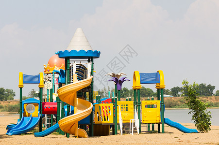 现代儿童游乐场阳光玩具地面孩子校园城堡橡皮覆盖物娱乐楼梯背景图片