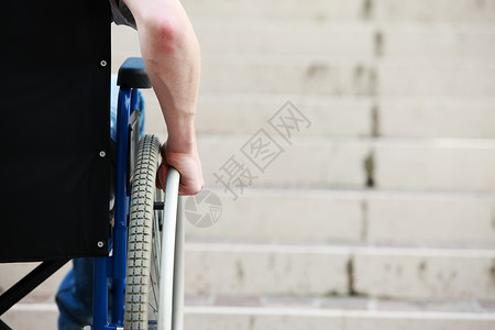 无法访问轮椅不无障碍楼梯保健脚步想法年轻人治疗权利医学医疗公民青少年背景