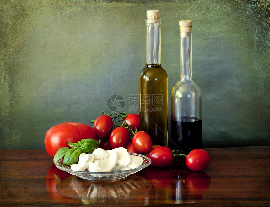 萨拉德·卡普里式 西红柿 莫扎雷拉 巴西尔图片