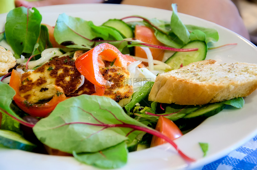 希臘沙拉沙拉美食胡椒黄瓜小吃维生素午餐洋葱蔬菜叶子图片