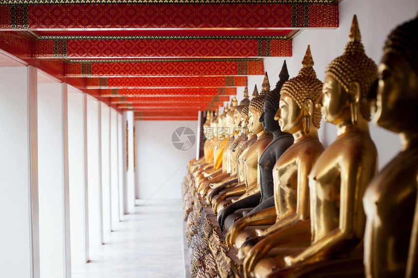 曼谷寺庙的佛像冥想艺术雕塑佛教徒信仰吸引力地标沉思精神金子图片