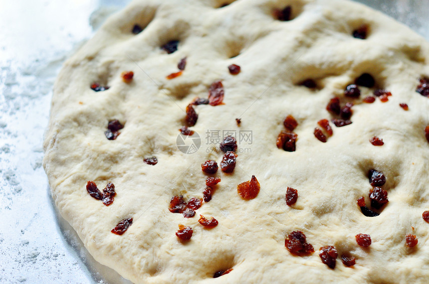 自制葡萄干面包面粉美食葡萄干糕点食物托盘面团食品面包厨房食谱图片