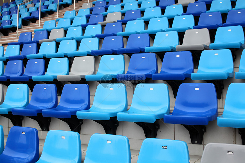 体育赛场的座位图片