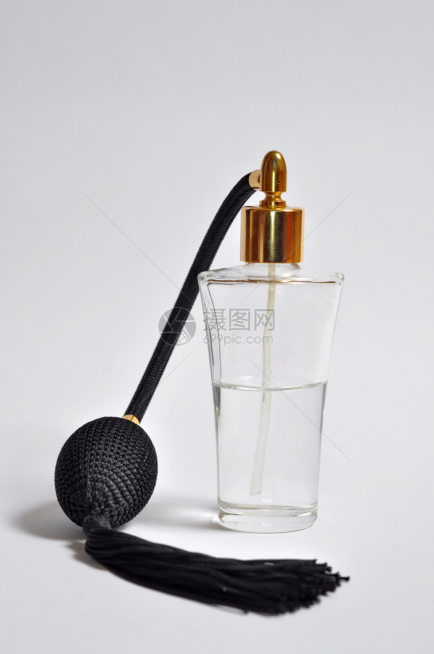 白上孤立的瓶装香水礼物香气金子汽化器喷雾器疗法瓶子魅力香味女性图片