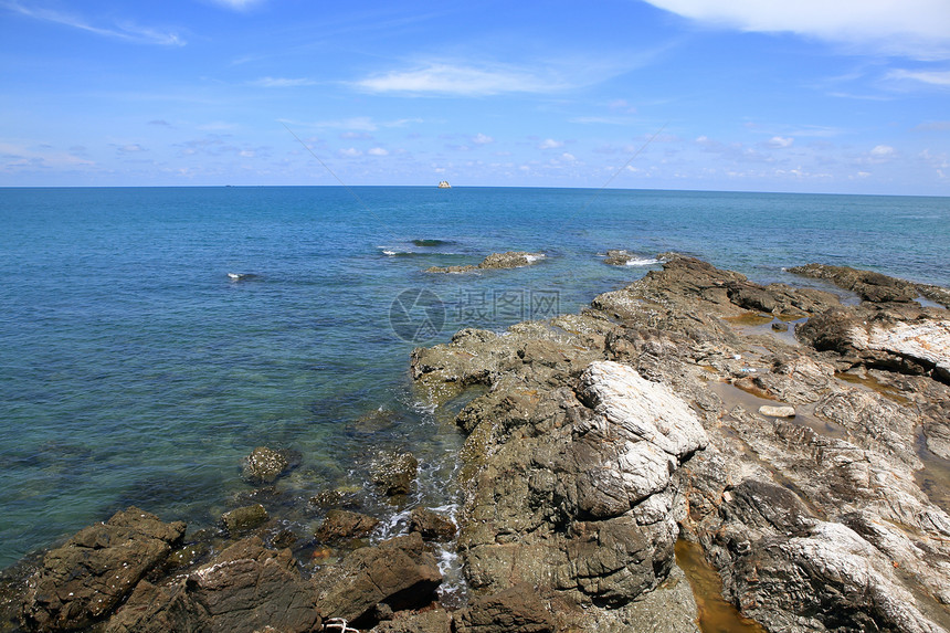 泰国沙美岛热带反射全景岩石蓝色海岸线植物阳光晴天地平线图片