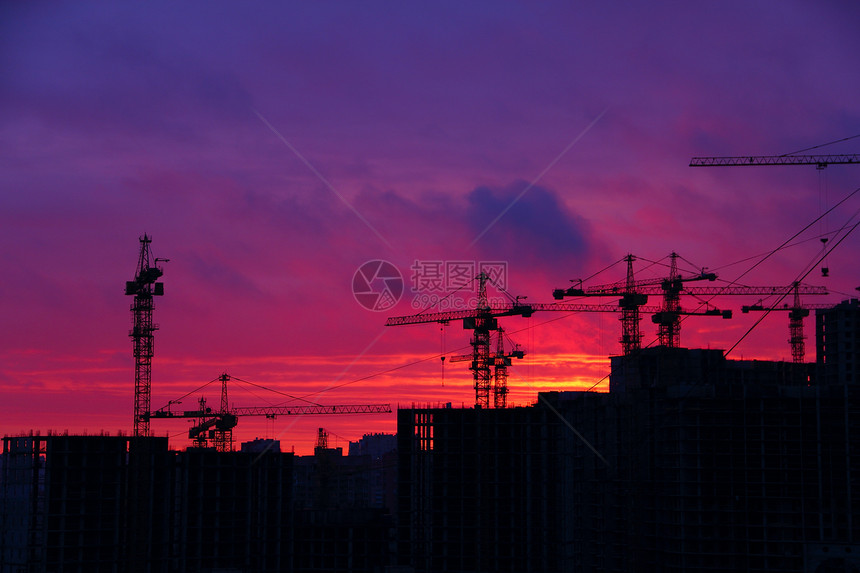 起重机轮光财产项目建筑学机器紫色橙子建筑生长蓝色城市图片