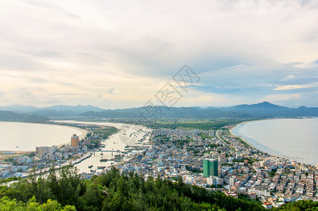 波浪侵蚀山脉旅游彩色水平照片天空闲暇海洋建筑物高清图片