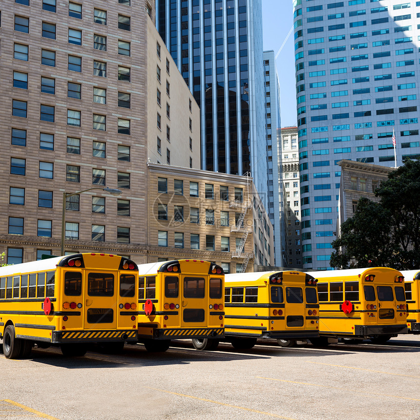 旧金山市集摄影棚的校交校车图片