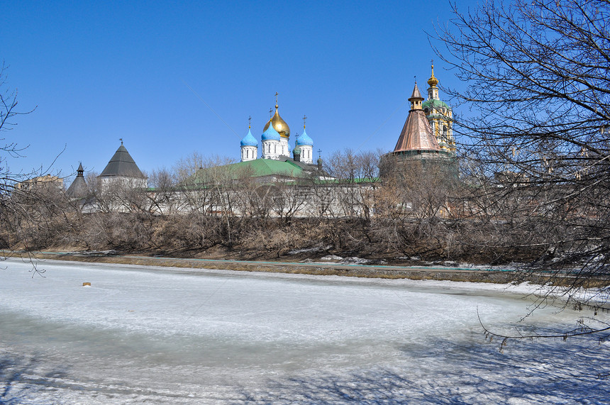 莫斯科的诺沃斯帕斯基修道院天空建筑物穹顶花园历史大教堂教堂宗教图片