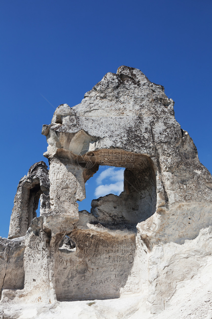 Divnogorsky洞穴 神圣的乌斯彭斯科姆人修道院圆顶天空文化风格金子寺庙男人岩石装饰粉笔图片