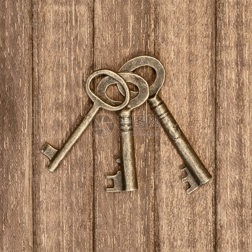 旧密钥木头房子安全古董金属腐蚀钥匙图片
