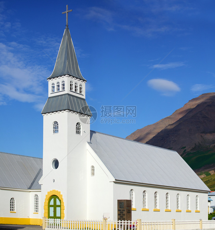 冰地上的教堂旅行宗教国家风景公园房子海岸绿色植物岩石荒地图片